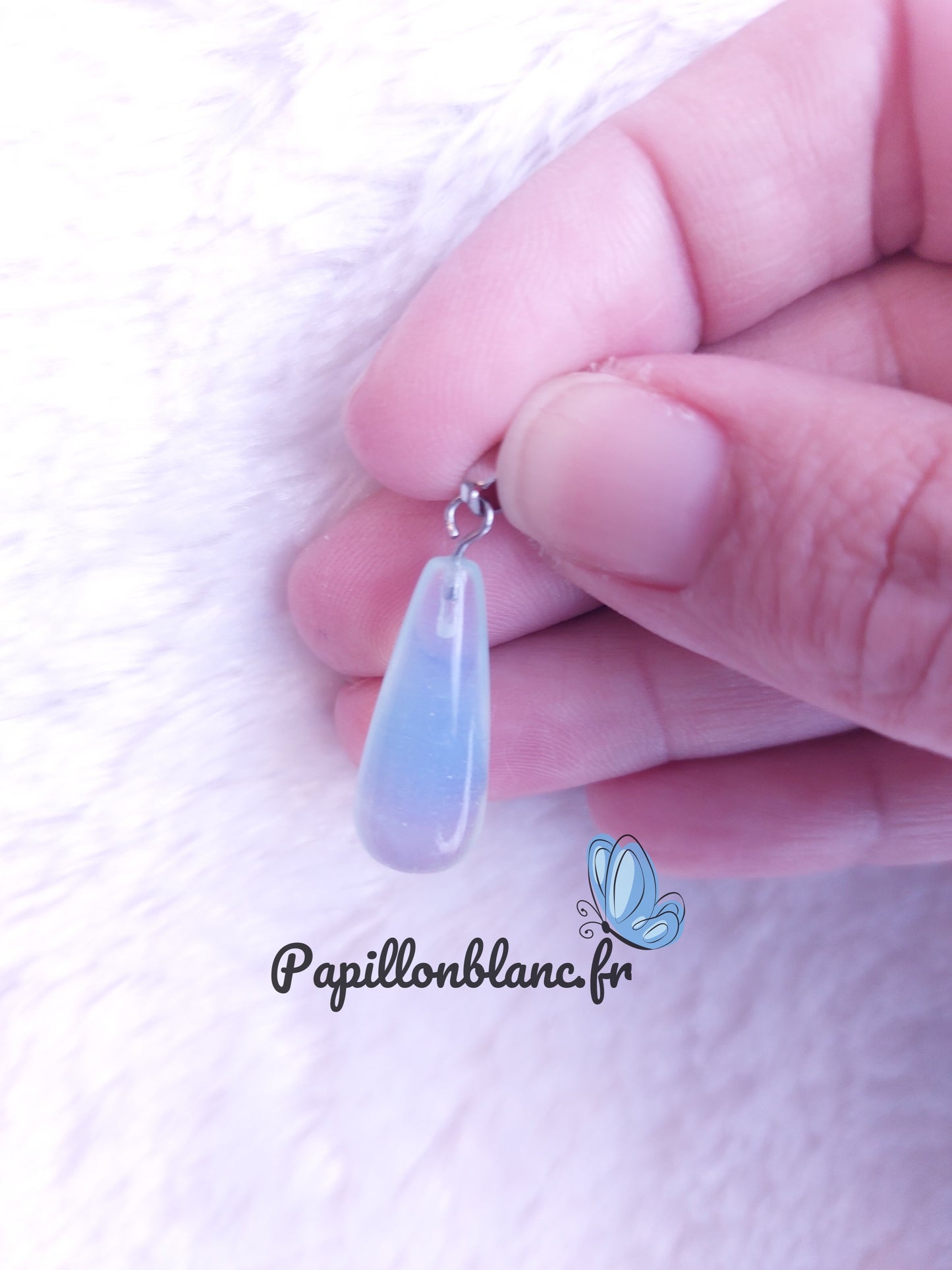 Pendentif Goutte de Pierre