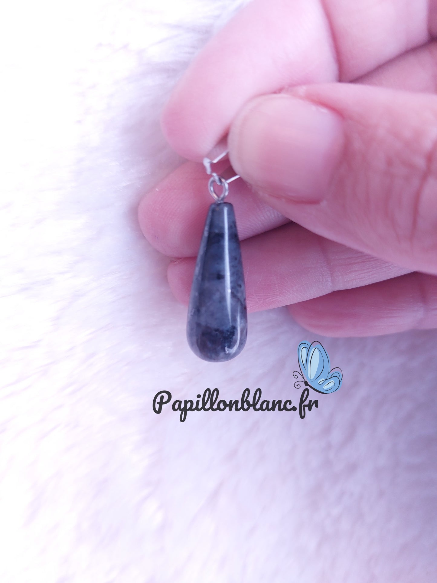 Pendentif Goutte de Pierre