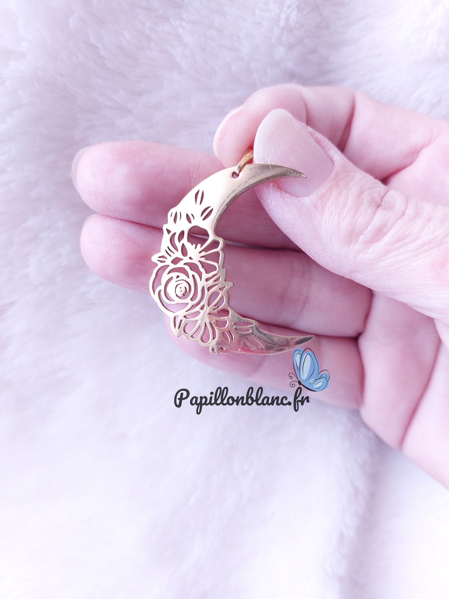 Pendentif Lune en fleurs