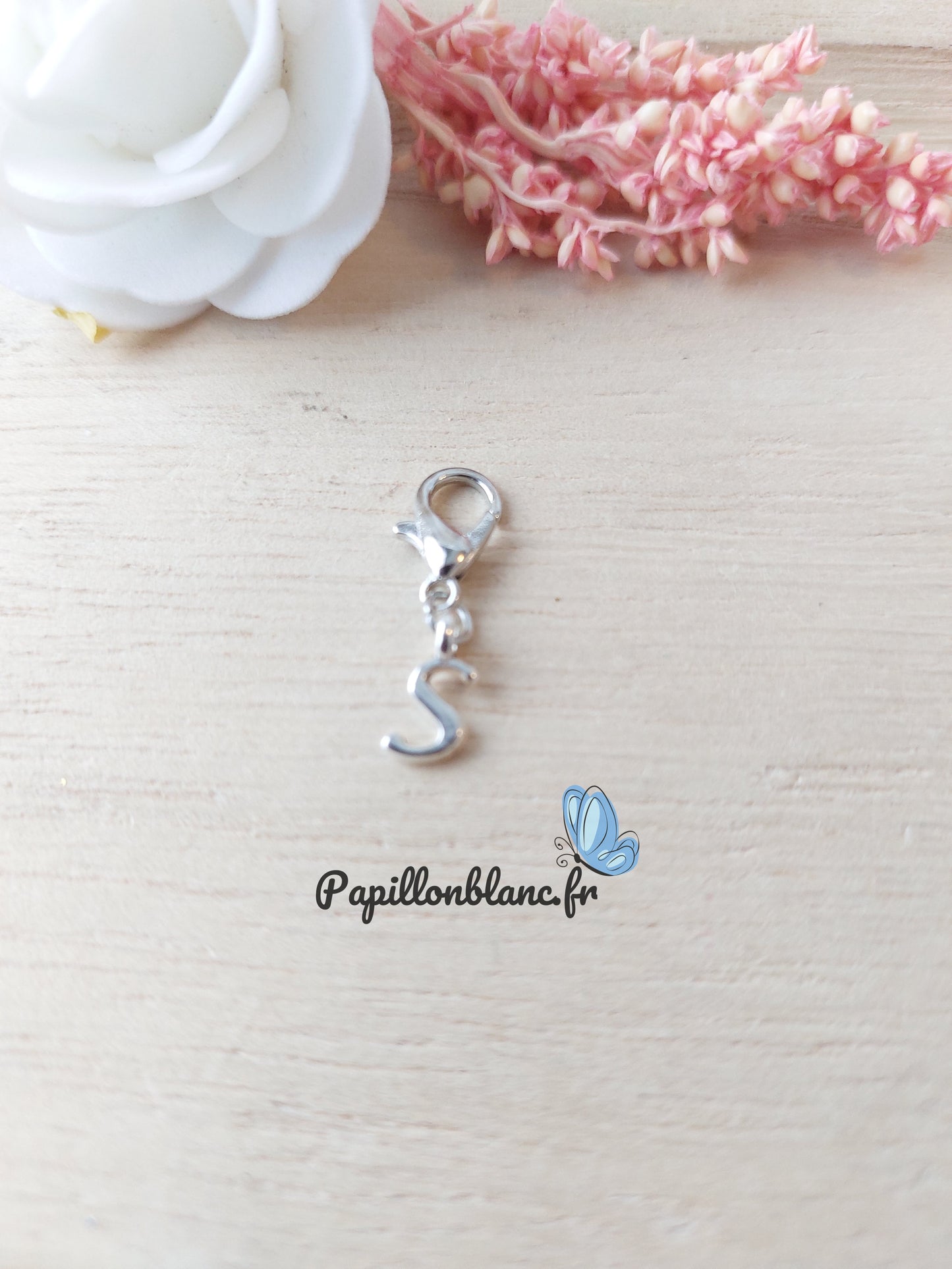 Charm Initiale